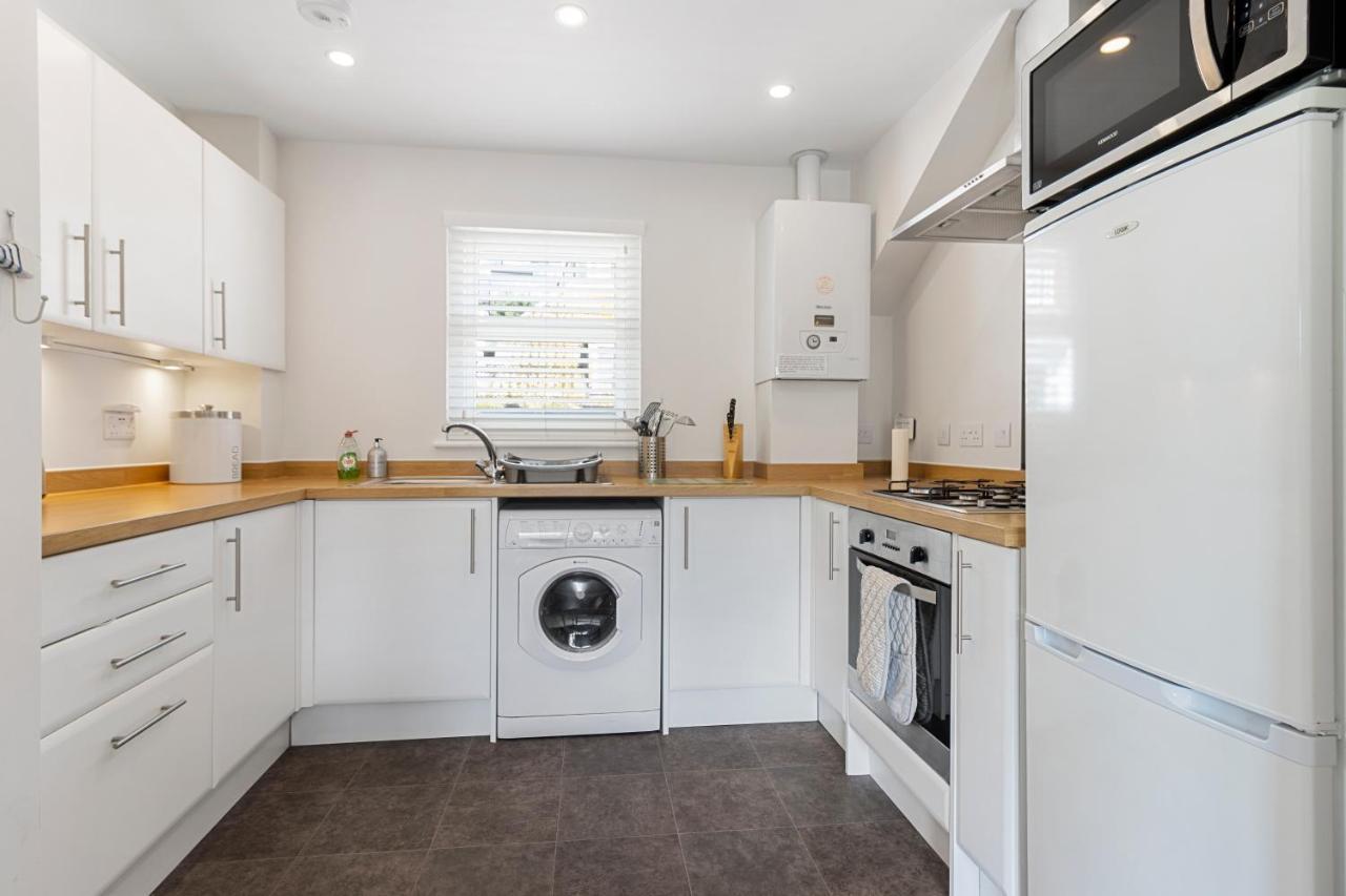 A Modern And Cosy Apartment Just Yards From Brixham'S Bustling Harbourside Exterior photo