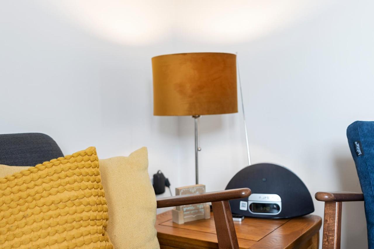 A Modern And Cosy Apartment Just Yards From Brixham'S Bustling Harbourside Exterior photo